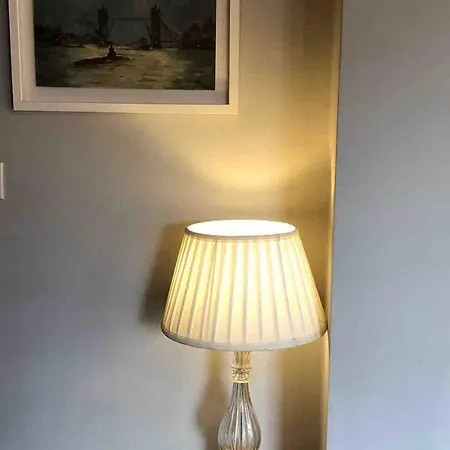 Remarkable Apartment Near London Tower Bridge